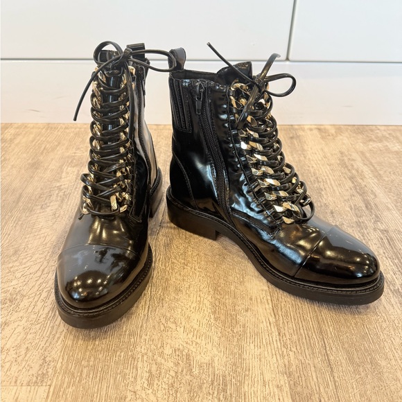 Jeffrey Campbell Leather Shiny Black and Gold Chain Boots NEW - Picture 2 of 14